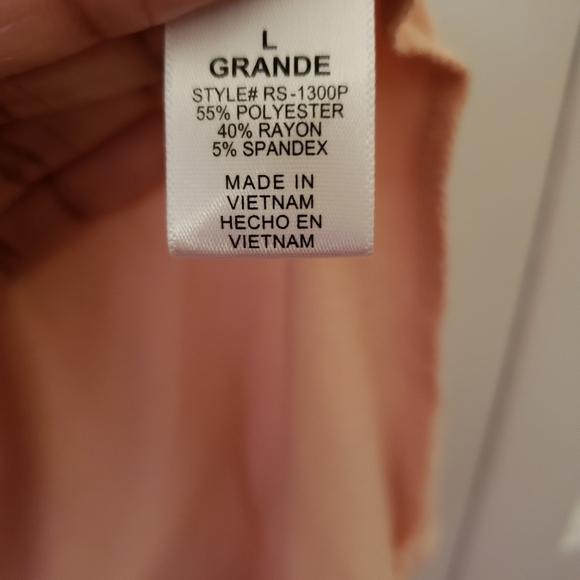 Pretty Spring blouse NWOT - Picture 3 of 4